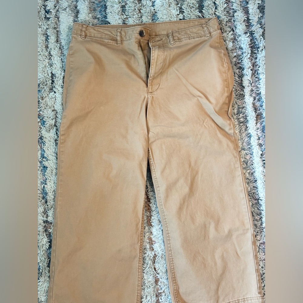 Women’s Tan cropped Pants